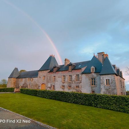 Отель Domaine Du Manoir De Vains Экстерьер фото