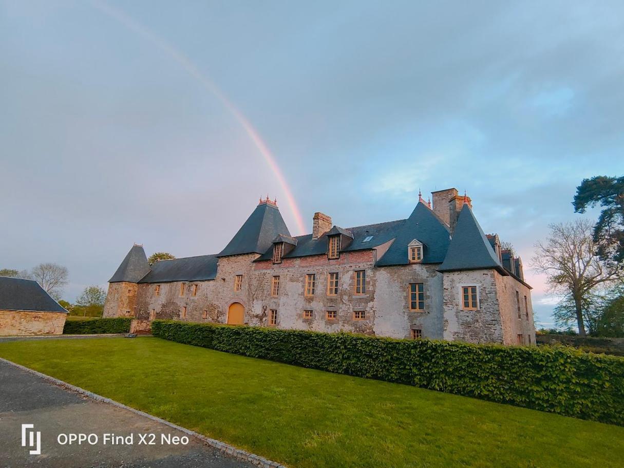 Отель Domaine Du Manoir De Vains Экстерьер фото