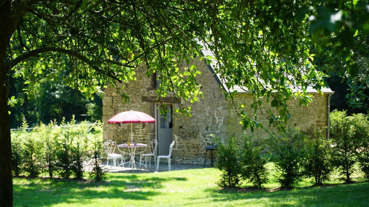 Отель Domaine Du Manoir De Vains Экстерьер фото